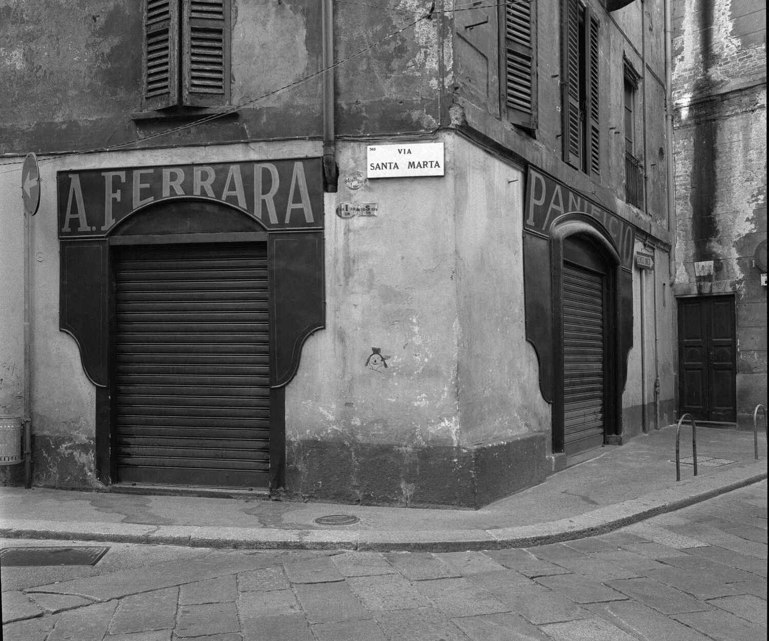 Fondo Carlo Tancredi angoli della vecchia Milano via Santa Marta novembre 1986