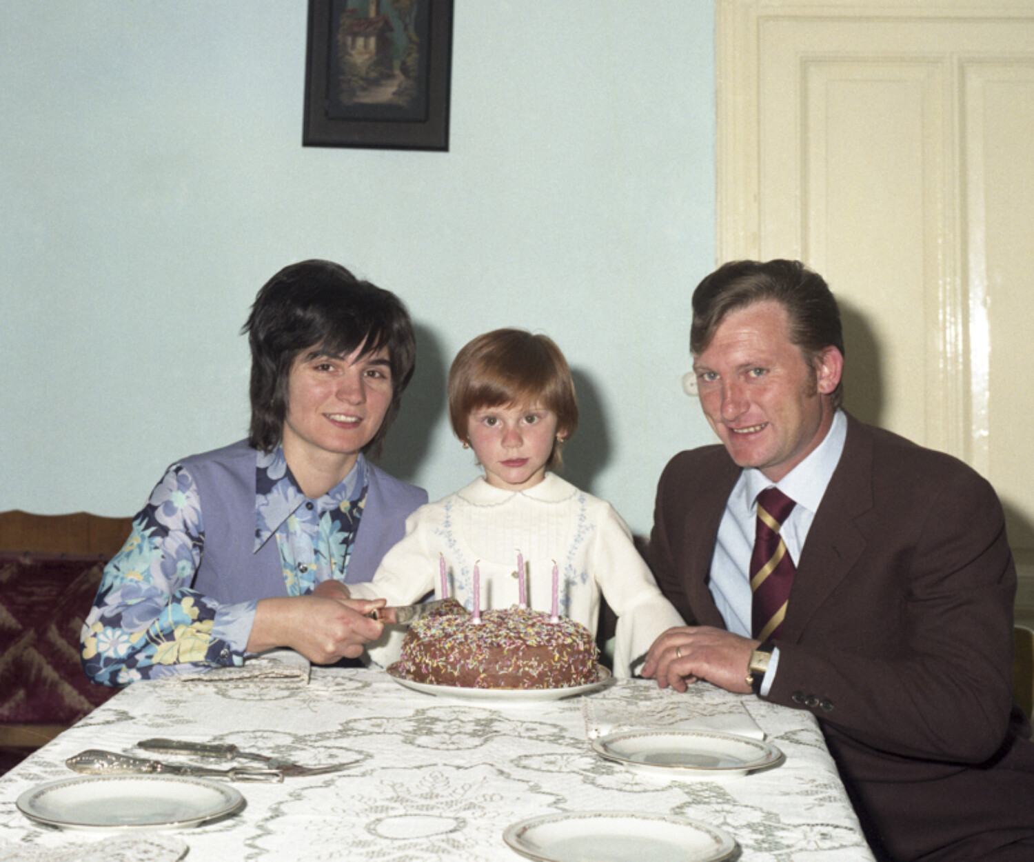 giuseppe ferrario ritratti di famiglia davanti a una torta (1)